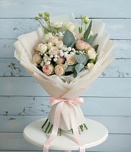 Букет цветов из:  Розы и Лизиантусы #REPLACE_PRED# Сычево