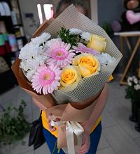 Букет цветов из:  Герберы, Розы и Хризантемы в Сычево