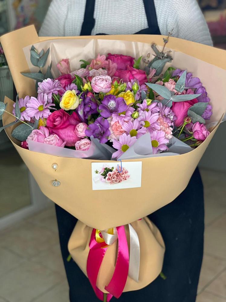 Букет цветов из: Хризантемы, Гвоздики и Альстромерии в Сычево