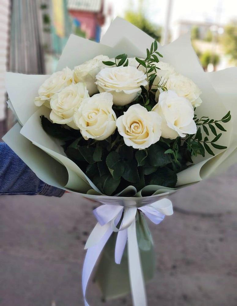 Букет Белые розы Проуд в Сычево