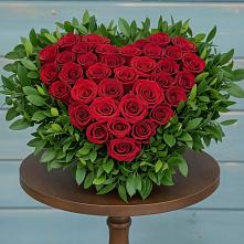 Цветочная композиция из Розы в виде сердца в Сычево