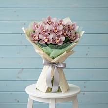 Букет цветов из:  Орхидеи и Розы #REPLACE_PRED# Сычево