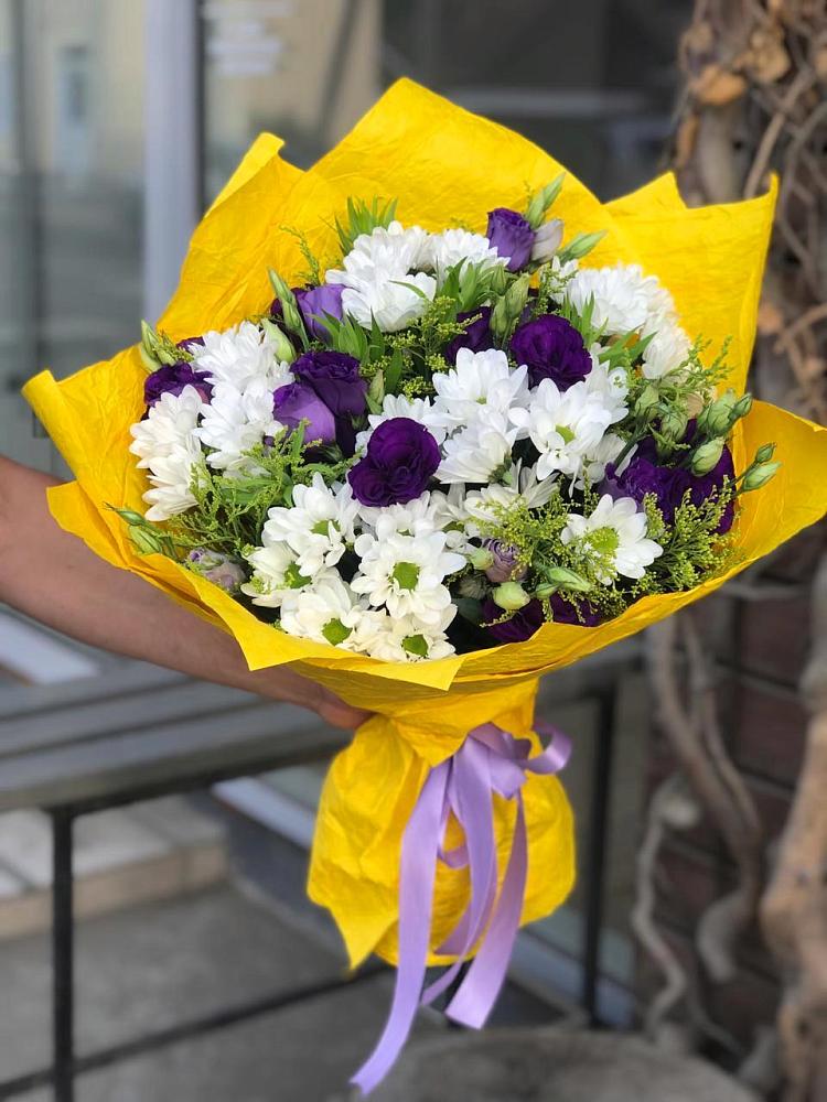 Букет цветов из: Ирисы, Хризантемы и Ромашки в Сычево
