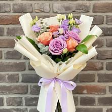 Букет цветов из:  Лизиантусы и Розы в Сычево