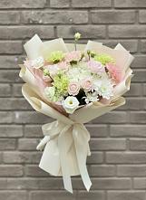 Букет цветов из:  Гвоздики, Розы, Лизиантусы и Хризантемы в Сычево