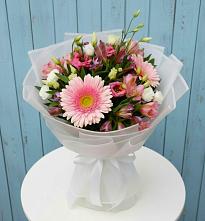 Букет цветов из:  Герберы, Альстромерии и Лизиантусы в Сычево