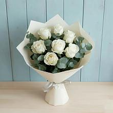 Букет Белые розы в Эвкалипте в Сычево