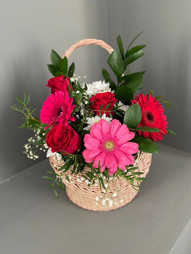 Цветочная композиция из Розы, Хризантемы и Герберы в корзине в Сычево