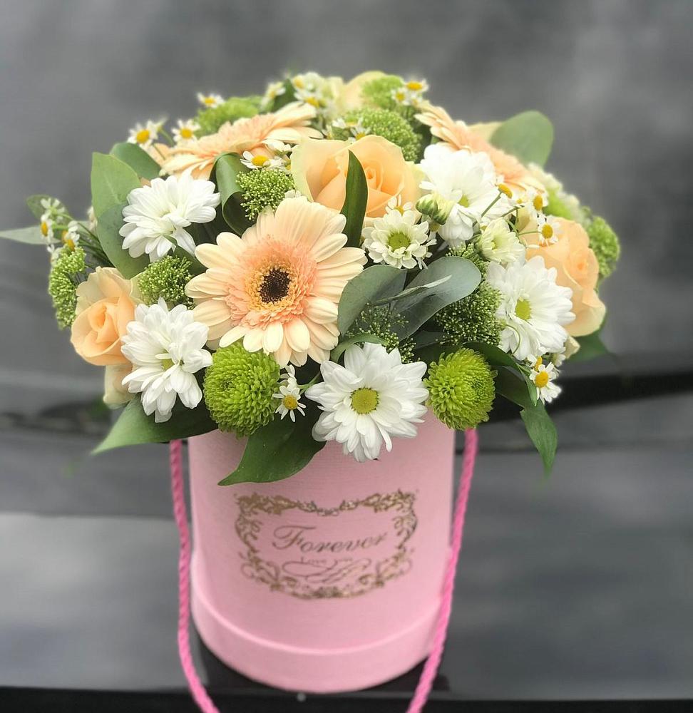 Цветочная композиция из Розы, Герберы и Хризантемы в шляпной коробке в Сычево