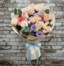 Букет цветов из:  Розы, Лизиантусы и Гвоздики в Сычево