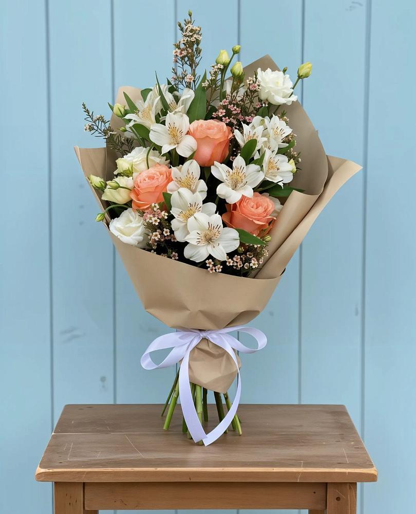 Букет цветов из: Альстромерии, Лизиантусы, Розы и Хризантемы в Сычево