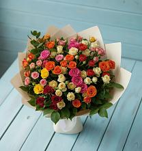 Букет Микс из разноцветных кустовых роз в Сычево