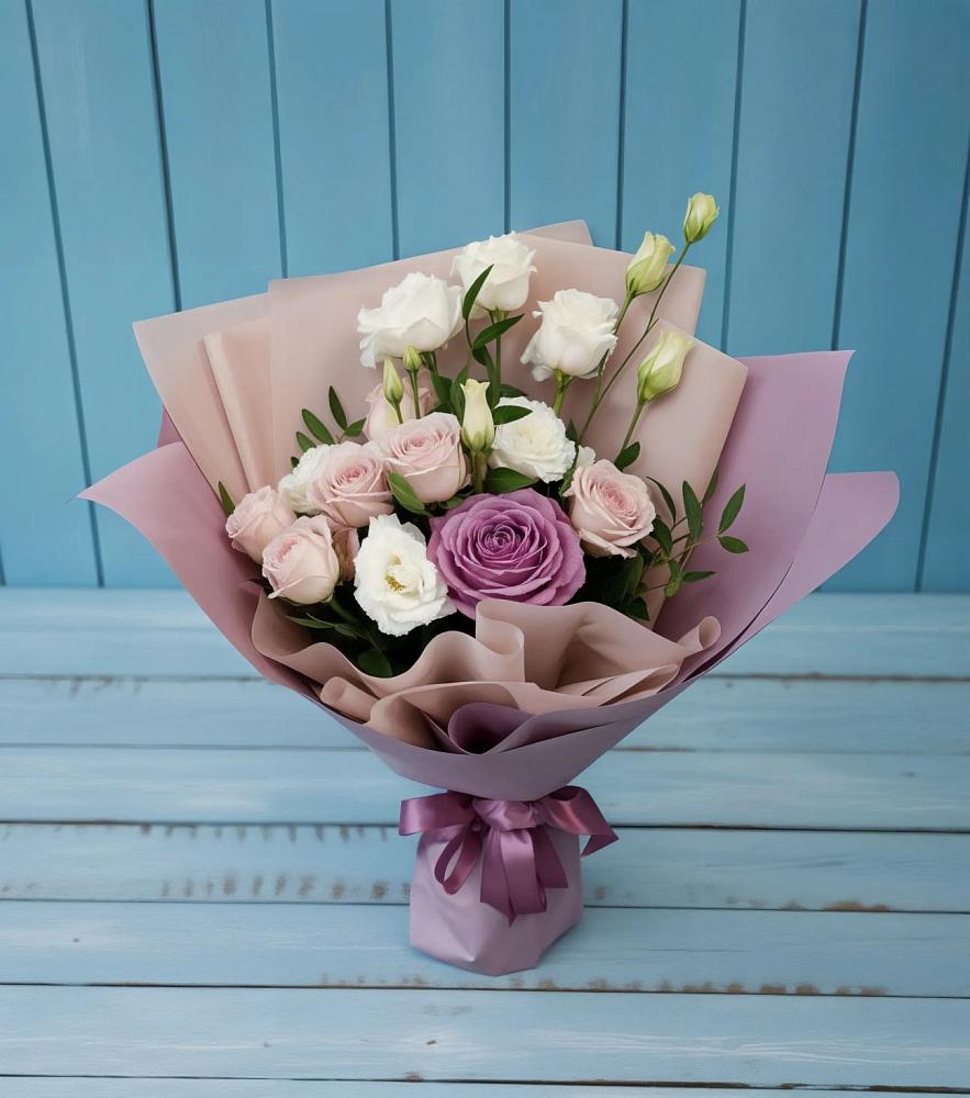 Букет цветов из: Розы и Лизиантусы в Сычево